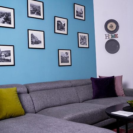 Ten Guest House Пристина Екстериор снимка