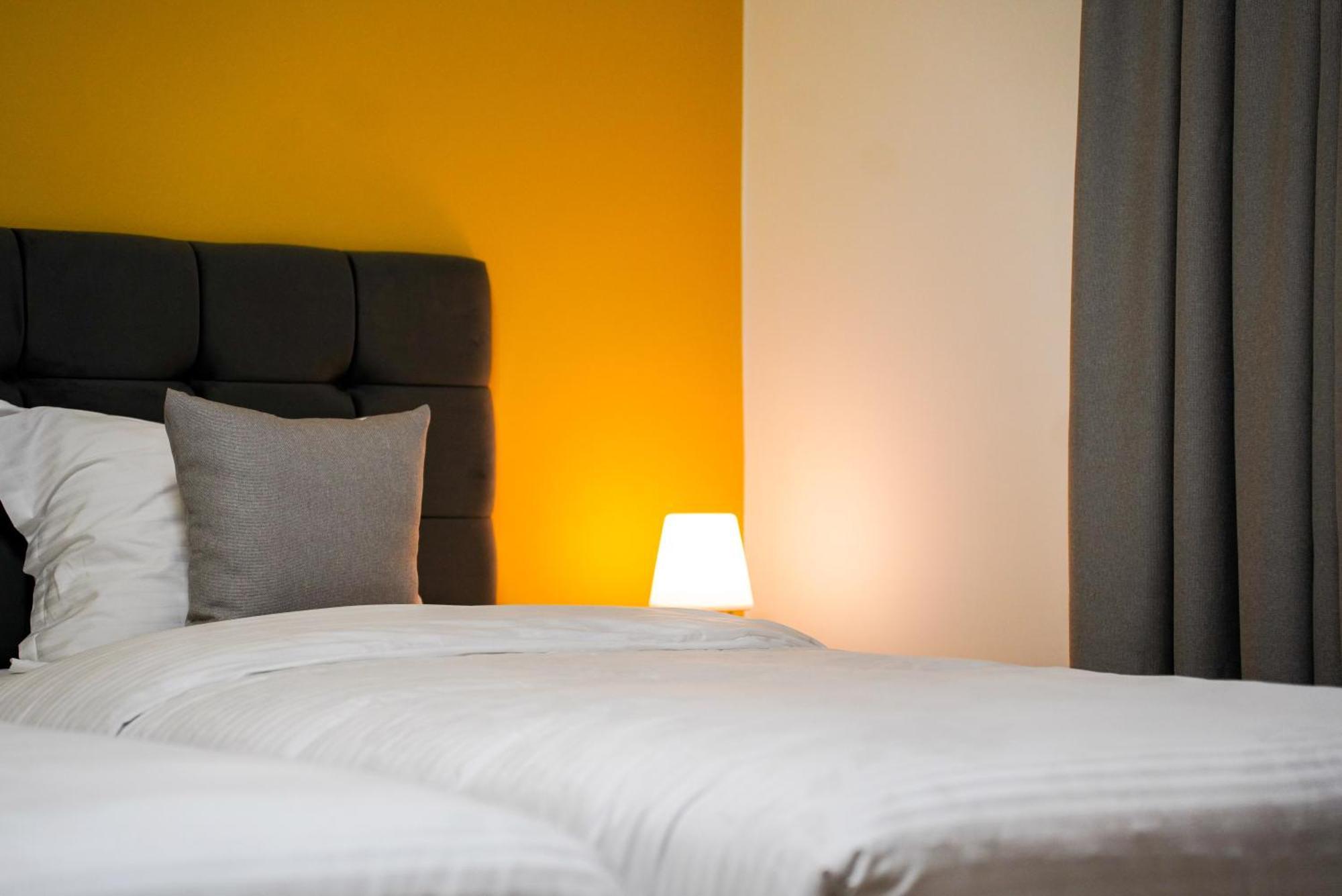 Ten Guest House Пристина Екстериор снимка